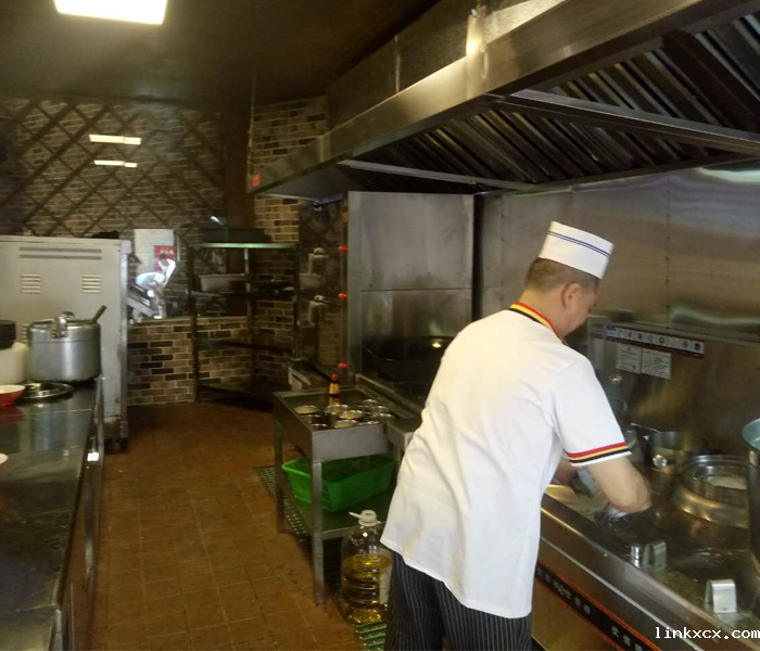 成都香四海中餐厅厨房设备项目图片1