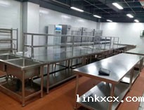 四川学校厨房工程公司告诉你如何保养不锈钢厨具，减少厨具保养次数?