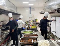 四川学校厨房设备厂家告诉你如何清洗不锈钢厨房设备