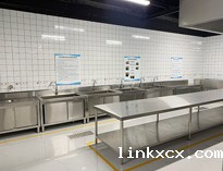 食堂设施设备厂家告诉你厨房地板防滑怎么做